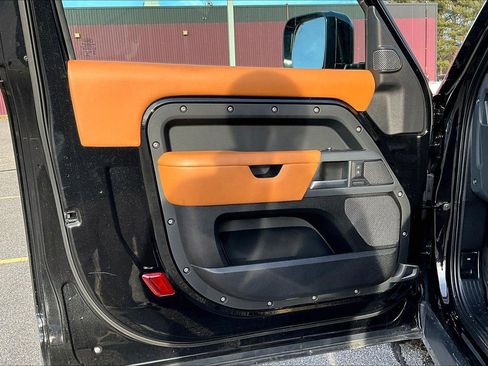 Used 2021 Land Rover Defender 90 X image 16