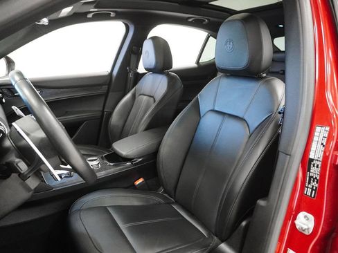 Used 2024 Alfa Romeo Stelvio Sprint image 5