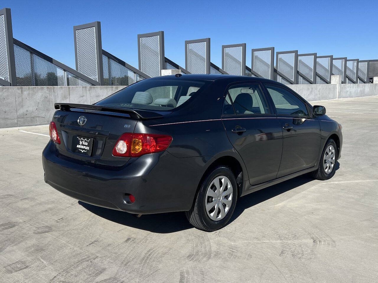 Used 2010 Toyota Corolla LE w/ All Weather Guard Pkg FWD image 6