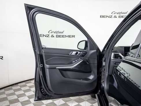 Used 2025 BMW X7 xDrive40i w/ M Sport Package image 16