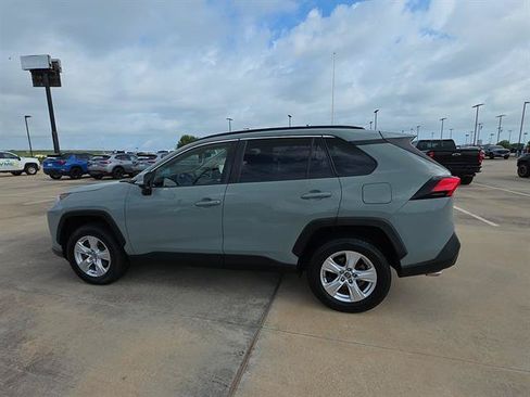 Used 2019 Toyota RAV4 XLE w/ Convenience Package FWD image 1