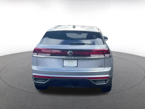 Used 2025 Volkswagen Atlas Cross Sport SE image 12