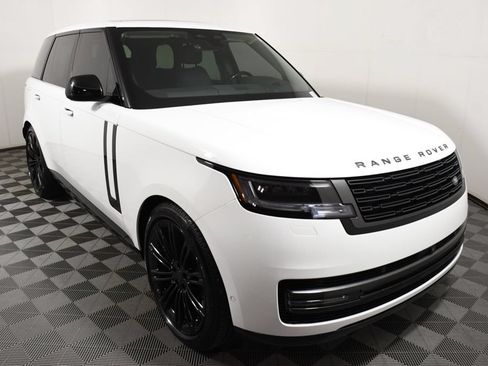 Used 2026 Land Rover Range Rover SE AWD/4WD image 9