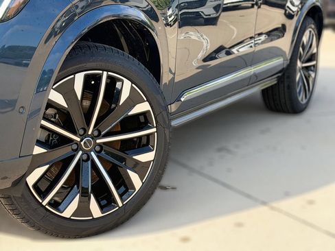 New 2026 Volvo XC90 T8 Ultra w/ Protection Package Premier AWD/4WD image 7