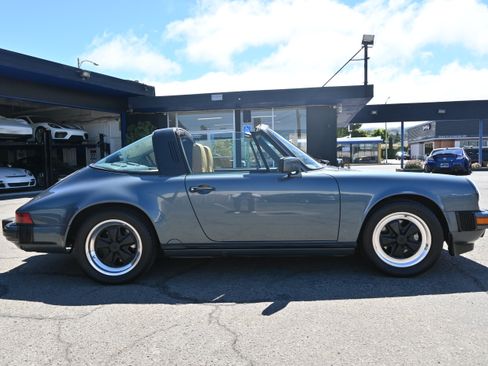 Used 1987 Porsche 911 Carrera RWD image 38