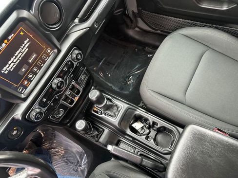 Used 2022 Jeep Gladiator Sport image 33