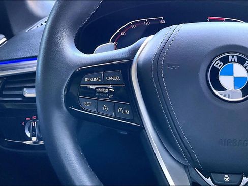 Used 2023 BMW 530i w/ Premium Package image 23