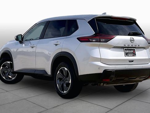 Used 2025 Nissan Rogue SV FWD image 10