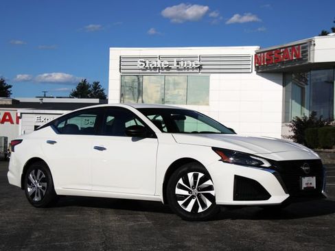 Certified 2025 Nissan Altima 2.5 S FWD image 1