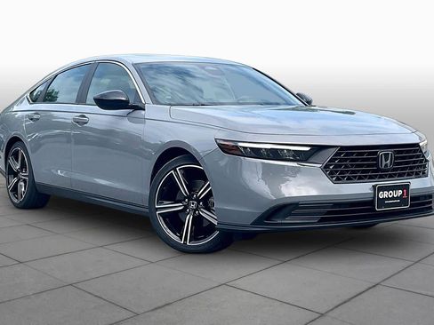Used 2025 Honda Accord Sport image 2