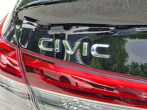 Certified 2024 Honda Civic Sport image 29