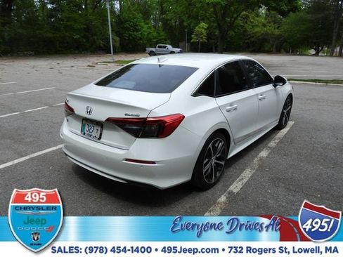 Used 2024 Honda Civic Touring image 5