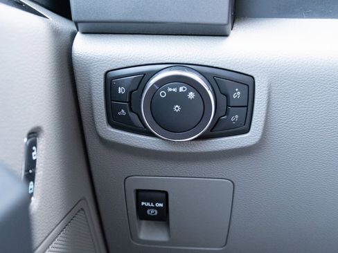 Used 2019 Ford F150 XLT image 10