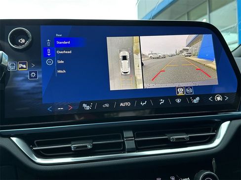 New 2026 Chevrolet Equinox EV LT image 25