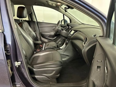 Used 2018 Chevrolet Trax LT w/ LT Convenience Package image 33