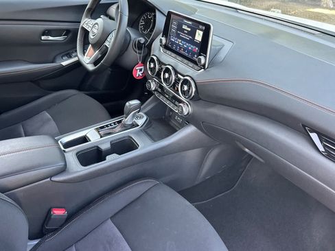 Used 2025 Nissan Sentra SR FWD image 17