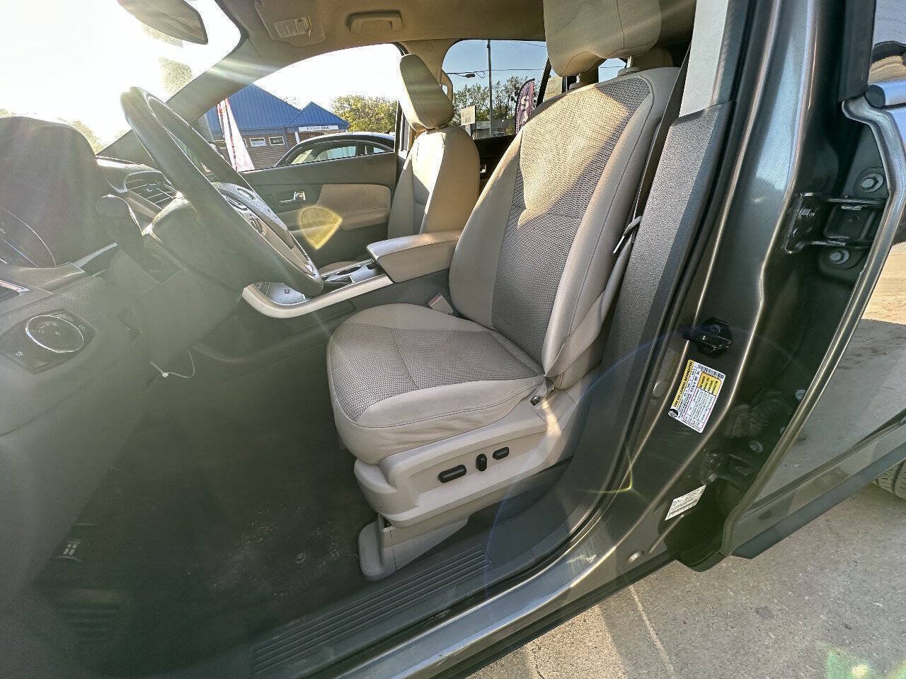 Used 2012 Ford Edge SEL FWD image 15
