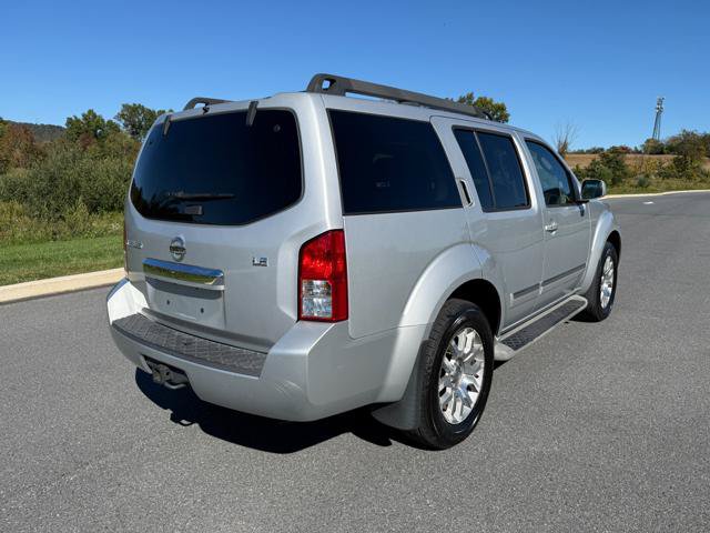 Used 2012 Nissan Pathfinder LE AWD/4WD image 6