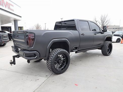 Used 2026 GMC Sierra 3500 Denali Ultimate image 6