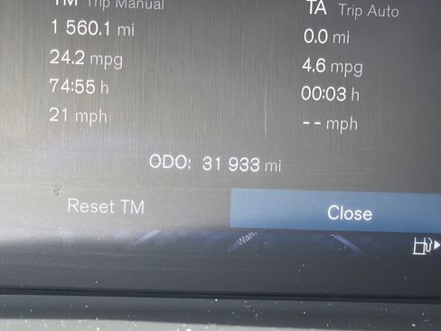 Certified 2025 Volvo XC40 B5 Ultra AWD/4WD image 22