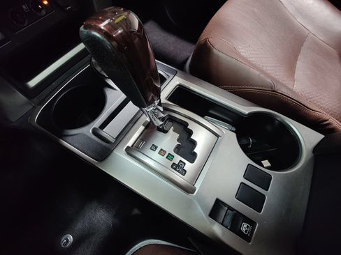 Used 2018 Toyota 4Runner Limited AWD/4WD image 33