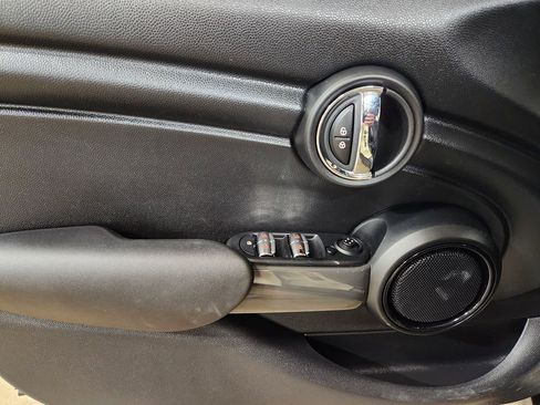 Used 2019 MINI Cooper 4-Door Hardtop image 41