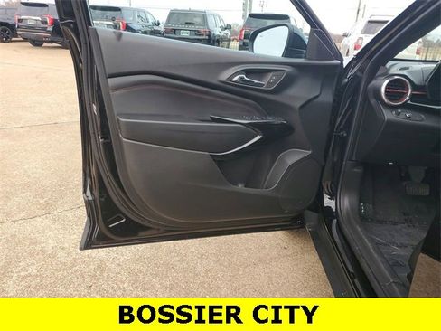 Certified 2025 Chevrolet Trax RS w/ Sunroof Package image 22