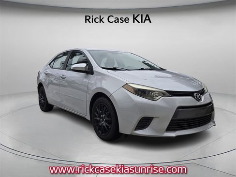 Used 2015 Toyota Corolla LE image 4