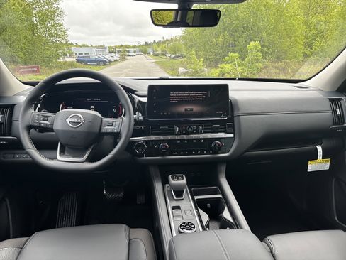 New 2026 Nissan Pathfinder SL AWD/4WD image 3