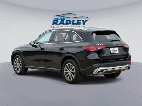 Used 2024 Mercedes-Benz GLC 300 image 4