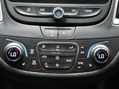 Used 2023 Chevrolet Malibu LT FWD image 18