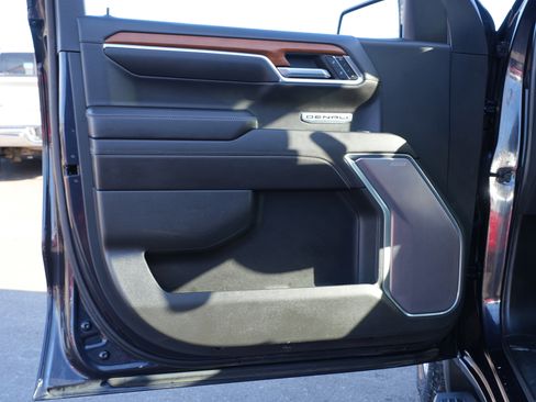 Used 2022 GMC Sierra 1500 Denali w/ Technology Package image 15
