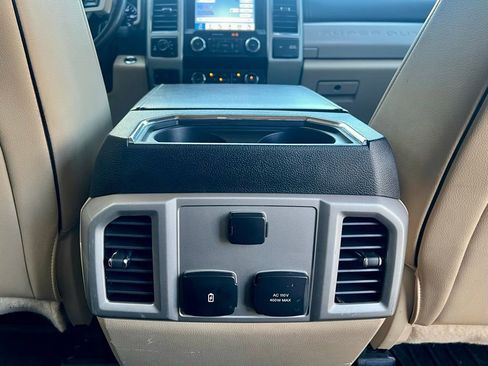 Used 2019 Ford F250 Lariat w/ Lariat Ultimate Package image 23