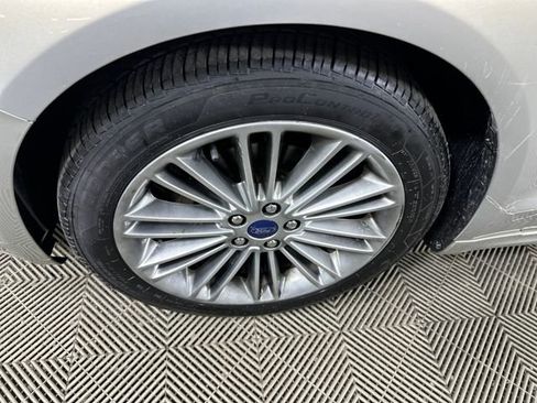 Used 2015 Ford Fusion SE w/ Equipment Group 202A image 10