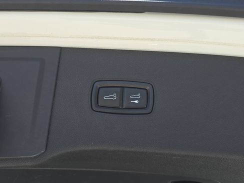 Used 2024 Porsche Cayenne AWD/4WD image 16