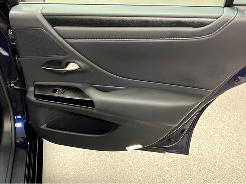 Certified 2025 Lexus ES 350 w/ Premium Package FWD image 21