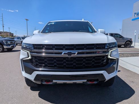 Certified 2022 Chevrolet Suburban Z71 w/ Luxury Package AWD/4WD image 5