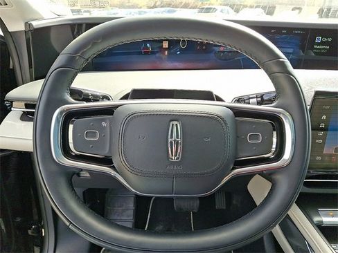 Certified 2025 Lincoln Nautilus Reserve image 20