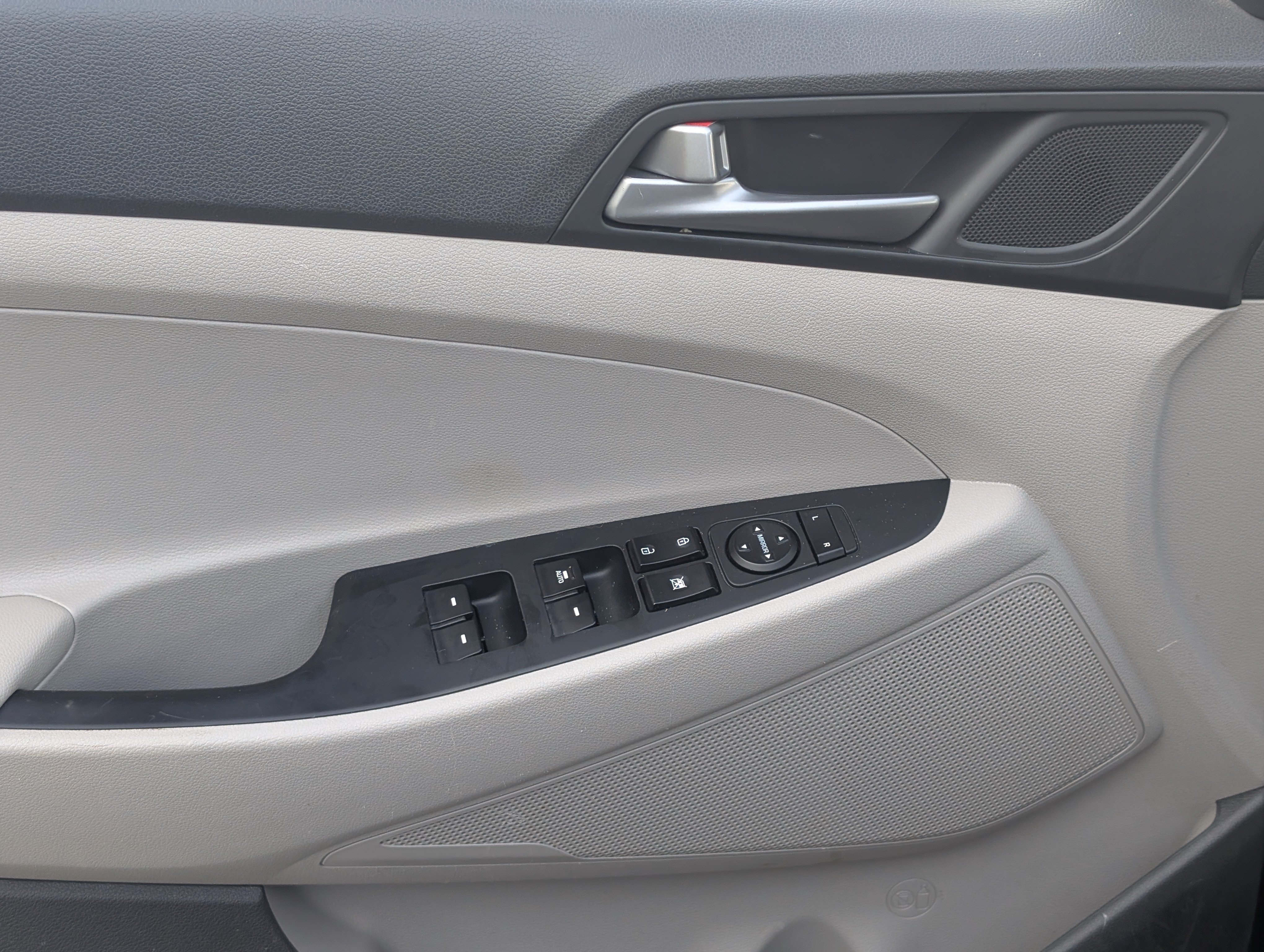 Used 2017 Hyundai Tucson Sport FWD image 12