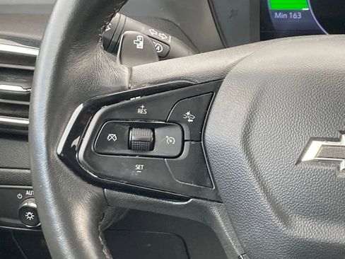 Used 2023 Chevrolet Bolt EUV LT w/ Convenience Package FWD image 7