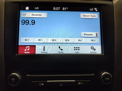 Used 2017 Ford Fusion SE w/ Equipment Group 201A FWD image 25