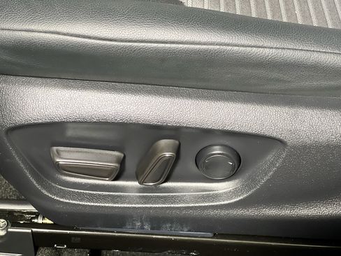 Used 2024 Toyota Camry SE w/ Convenience Package image 15