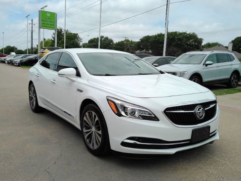 Used 2017 Buick LaCrosse Essence FWD image 4