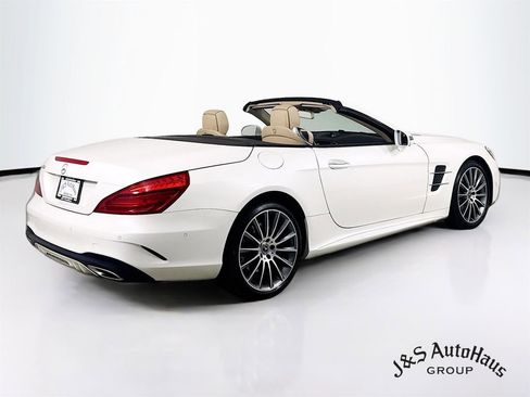 Used 2020 Mercedes-Benz SL 550 image 5