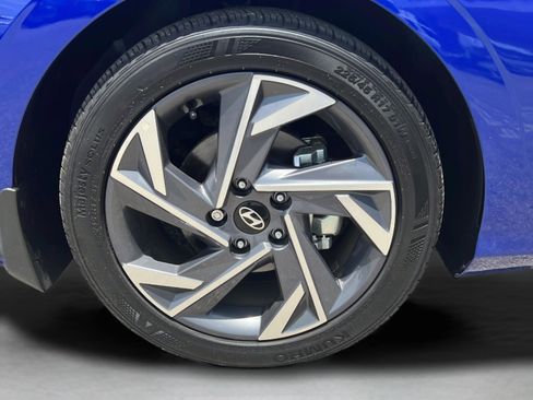 Certified 2025 Hyundai Elantra Sport FWD image 10