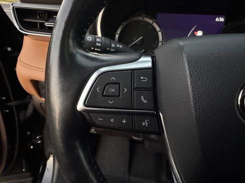 Used 2021 Toyota Highlander Platinum image 34