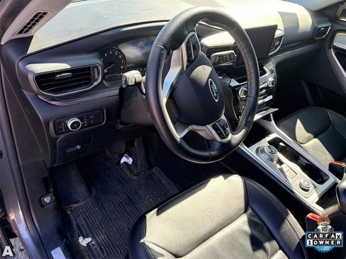 Used 2021 Ford Explorer Limited w/ Equipment Group 301A image 8