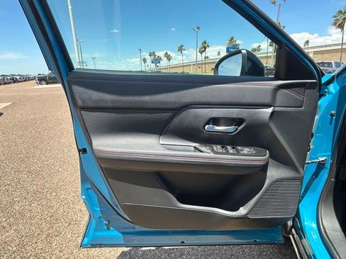 Used 2025 Nissan Kicks SR FWD image 11