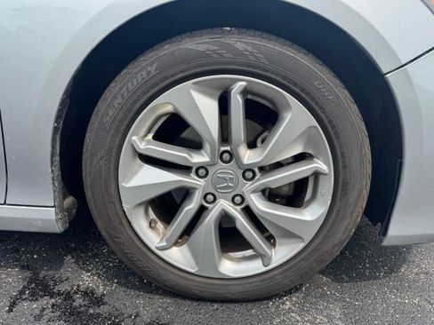 Used 2019 Honda Accord LX image 10