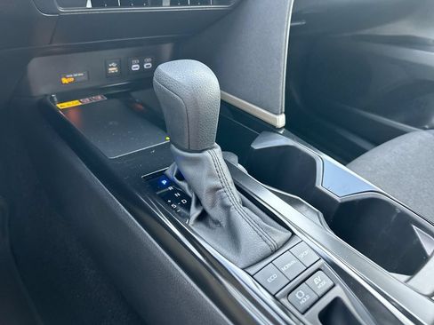 Used 2025 Toyota Camry LE w/ Convenience Package FWD image 27